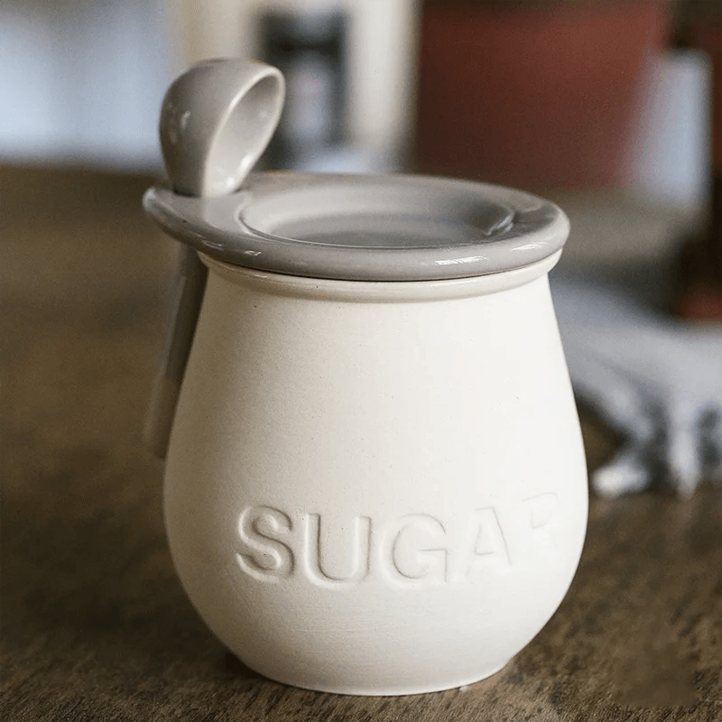 45948794994923 vintage charm
ceramic spice jar
spice container
sugar jar
salt shaker
vintage jar
sealed jar
moisture-proof jar
food storage
spoon set