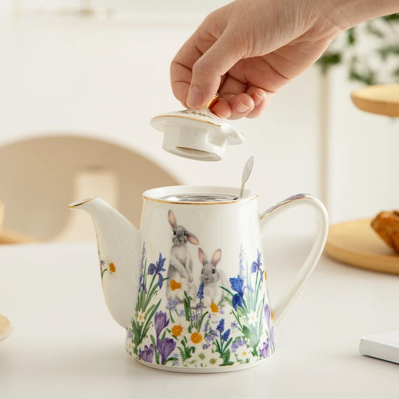 clHouse & Home
London pottery rabbit teapot UK

Ceramic teapot with stainless steel infuser

500ml floral tea pot set

British style rabbit kitchenware

Loose leaf tea infuser pot

Luxury cottagecore tea set

Unique rabbit gift for tea lovers

Small ceramic teapot for two