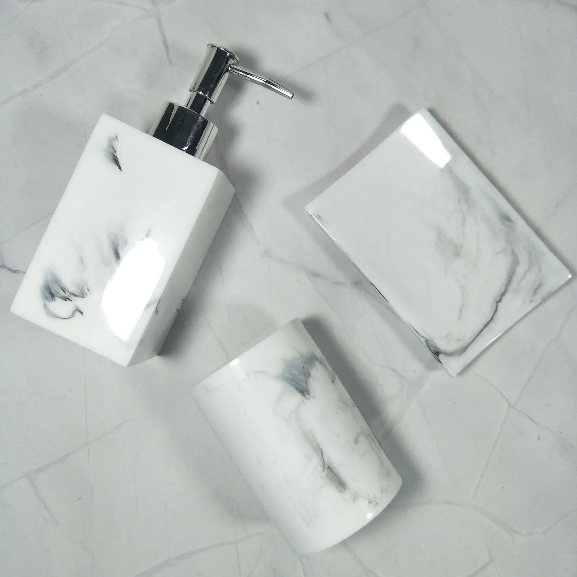Travel

Toothbrush Case

Stylish Toothbrush Holder

Portable

Leak-proof

Hygiene

Families Toothbrush Case

Compact

Bathroom Organization