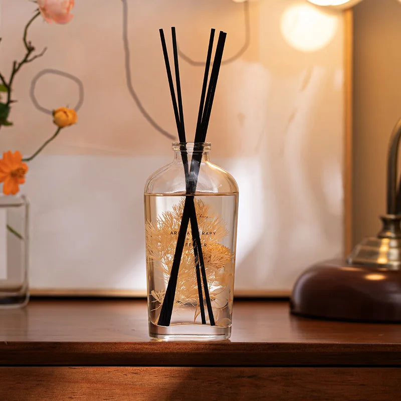  "Botanical Dreams" aromatherapy diffuser 160ml — glass bottle with natural reed sticks and dried botanicals — CL House