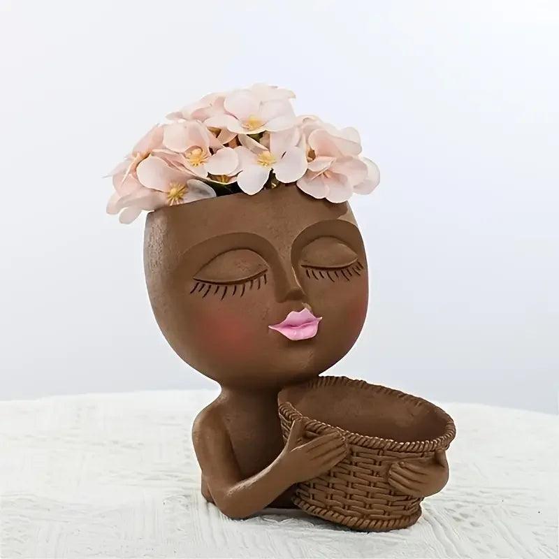 Flora Muse: Maceta con cara de niña artística
