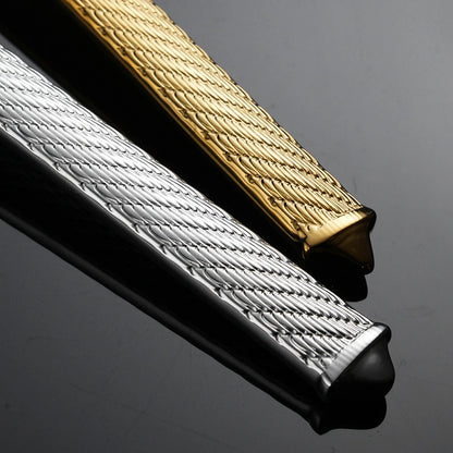 Macro close-up of "Twisted Rope" cutlery handles in Gold and Silver finish — showing the intricate hand-engraved rope texture on 304 stainless steel