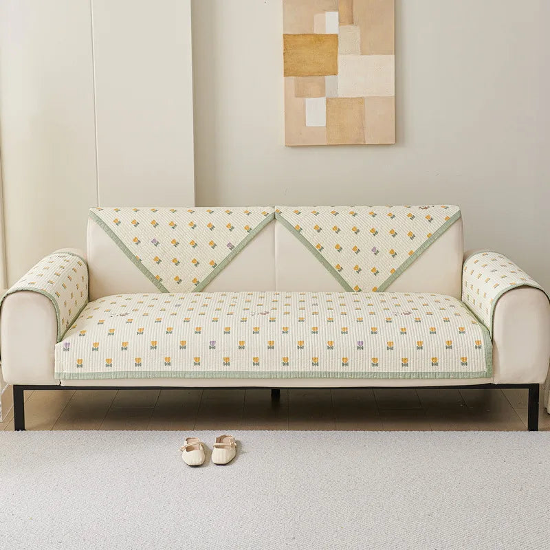 Quilted sofa cover

Flannel couch throw

Non-slip chaise longue cover

Instagram style home decor

Universal sofa towel

Multi-purpose flannel blanket

Luxury furniture protector

Quilted picnic mat

British living room accessories