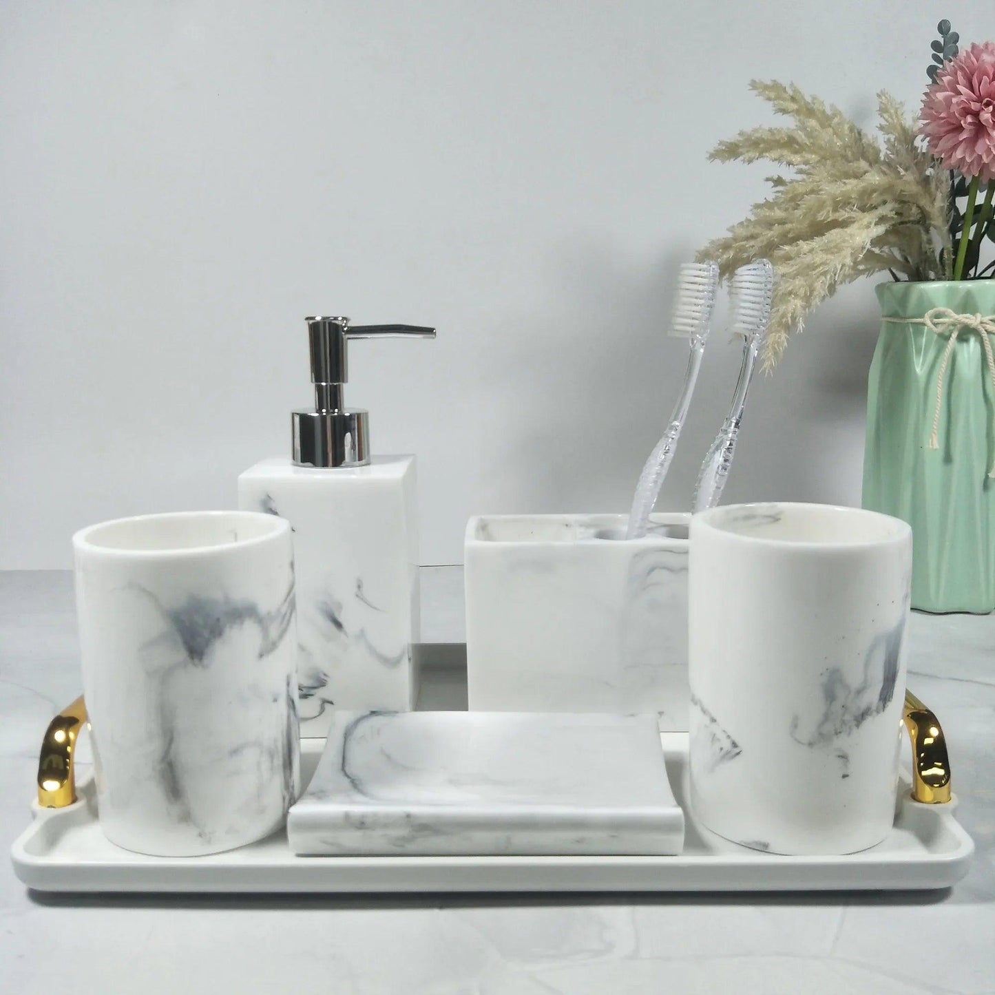 Travel

Toothbrush Case

Stylish Toothbrush Holder

Portable

Leak-proof

Hygiene

Families Toothbrush Case

Compact

Bathroom Organization