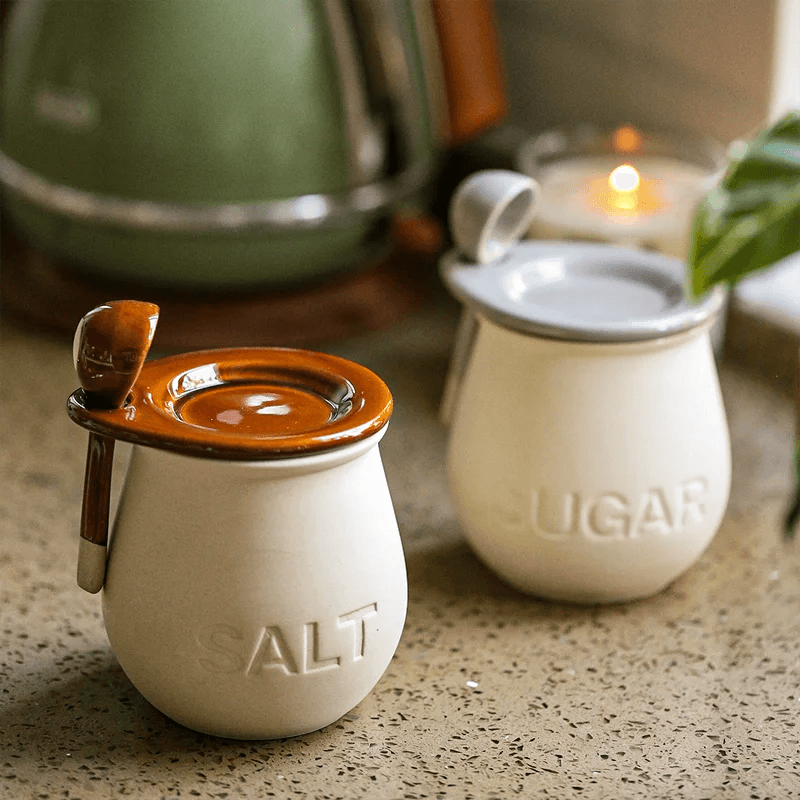 vintage charm

ceramic spice jar

spice container

sugar jar

salt shaker

vintage jar

sealed jar

moisture-proof jar

food storage

spoon set