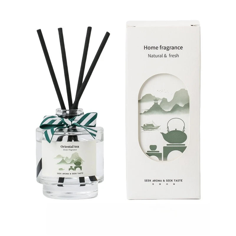 "Between Flowers" Reed Diffuser – Oriental Tea, glass bottle with black reeds | CL House