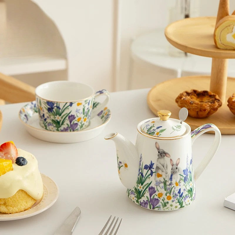 clHouse & Home
London pottery rabbit teapot UK

Ceramic teapot with stainless steel infuser

500ml floral tea pot set

British style rabbit kitchenware

Loose leaf tea infuser pot

Luxury cottagecore tea set

Unique rabbit gift for tea lovers

Small ceramic teapot for two